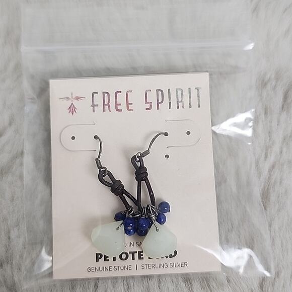NEW Peyote Bird Free Spirit Blue and White Beaded Dangle Hook Earrings - Picture 8 of 8